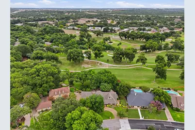 3805 Hollow Creek Road, Benbrook, TX 76116 - Photo 37