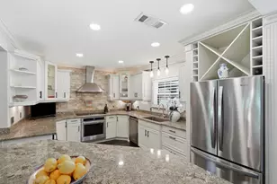 3805 Hollow Creek Rd, Benbrook, TX 76116 - Photo 11