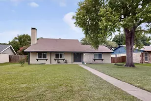 13 Grant Cir, Richardson, TX 75081 - Photo 9