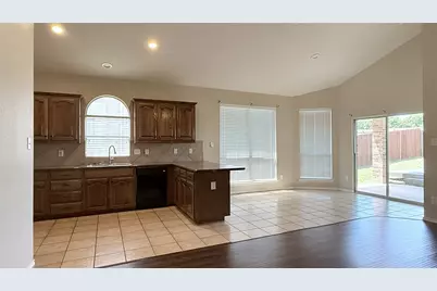 7810 Corona Court, Arlington, TX 76002 - Photo 7