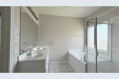 7810 Corona Court, Arlington, TX 76002 - Photo 13