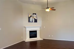 7810 Corona Ct, Arlington, TX 76002 - Photo 5