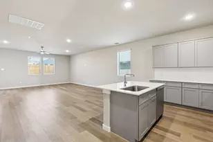 881 Rockcloud Dr, Fort Worth, TX 76052 - Photo 13
