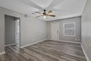 1009 Oak St, Bonham, TX 75418 - Photo 7
