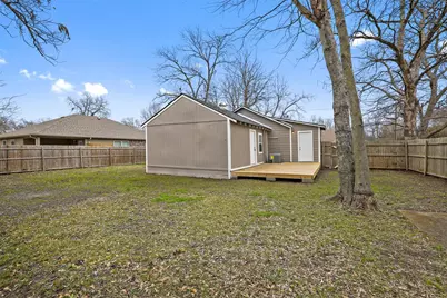 1009 Oak Street, Bonham, TX 75418 - Photo 13
