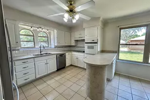 6209 Gayle Dr, North Richland Hills, TX 76180 - Photo 7