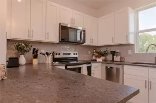 2025 Empire Central Dr, Dallas, TX 75235 - Photo 11