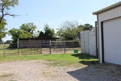 9612 West Highway 199, Poolville, TX 76487 - Photo 17