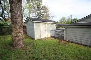 1415 W Crawford St, Denison, TX 75020 - Photo 29