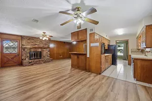 2506 Glen Ct, Irving, TX 75062 - Photo 5