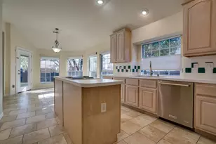 2724 Lakehollow Ln, Flower Mound, TX 75028 - Photo 9