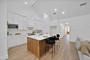 1021 E Richmond Ave, Fort Worth, TX 76104 - Photo 5