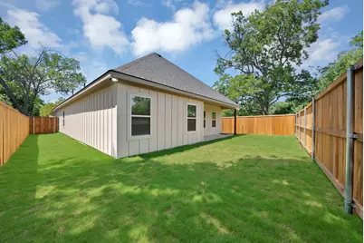 1021 E Richmond Avenue, Fort Worth, TX 76104 - Photo 27