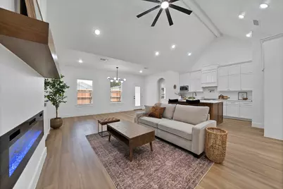 1021 E Richmond Avenue, Fort Worth, TX 76104 - Photo 15