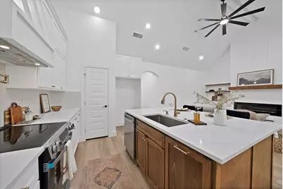 1021 E Richmond Avenue, Fort Worth, TX 76104 - Photo 7