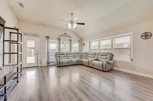 102 Cimmaron Ct, Alvarado, TX 76009 - Photo 5