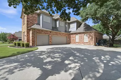 8221 Thornhill Drive, North Richland Hills, TX 76182 - Photo 3