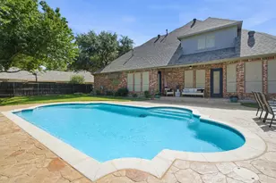 8221 Thornhill Dr, North Richland Hills, TX 76182 - Photo 37
