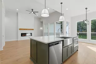 4323 Metropolitan Ave, Dallas, TX 75210 - Photo 9