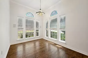 9703 Raven Ln, Irving, TX 75063 - Photo 5