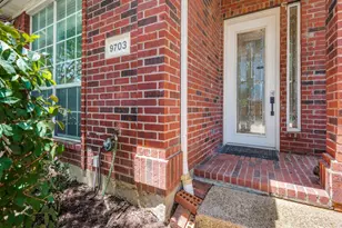 9703 Raven Ln, Irving, TX 75063 - Photo 3