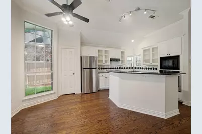 9703 Raven Lane, Irving, TX 75063 - Photo 11