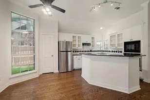 9703 Raven Ln, Irving, TX 75063 - Photo 11