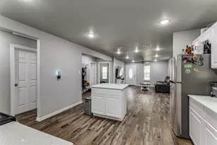 2805 Springdale Rd, Fort Worth, TX 76111 - Photo 9