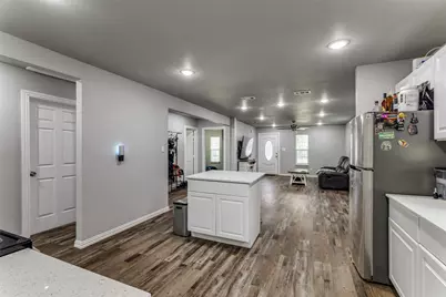 2805 Springdale Road, Fort Worth, TX 76111 - Photo 9