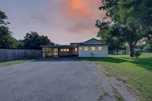 620 W Main St, Crowley, TX 76036 - Photo 1