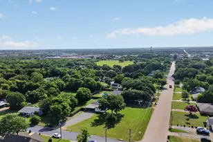 620 W Main St, Crowley, TX 76036 - Photo 31