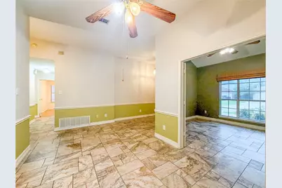 2752 Scarborough Drive, Grand Prairie, TX 75052 - Photo 5