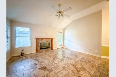 2752 Scarborough Drive, Grand Prairie, TX 75052 - Photo 7