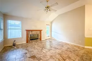 2752 Scarborough Dr, Grand Prairie, TX 75052 - Photo 7