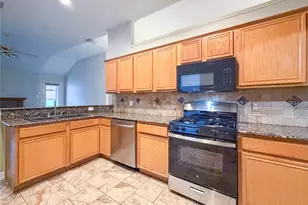 2752 Scarborough Dr, Grand Prairie, TX 75052 - Photo 11