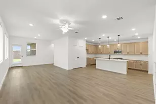 5909 Laurel Lk Ln, Pilot Point, TX 76258 - Photo 5