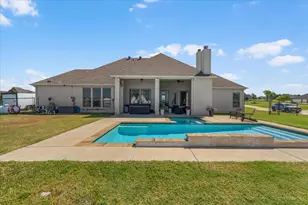 329 Palo Alto Dr, Springtown, TX 76082 - Photo 3