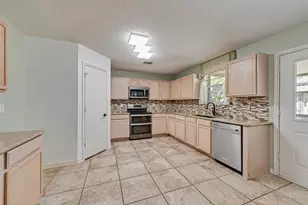 1629 Baxter Springs Dr, Fort Worth, TX 76247 - Photo 7