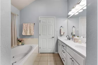 628 Willow Creek Drive, Hewitt, TX 76643 - Photo 7