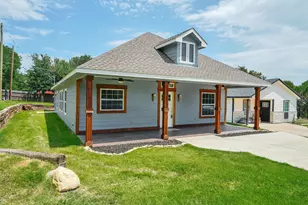 800 Crow Ct, Granbury, TX 76048 - Photo 3