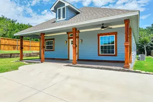 800 Crow Ct, Granbury, TX 76048 - Photo 5