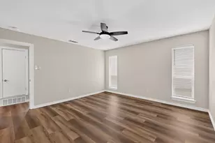 2802 Green Oaks Dr, Garland, TX 75040 - Photo 17