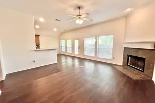 500 Hidden Meadow Ct, DeSoto, TX 75115 - Photo 5