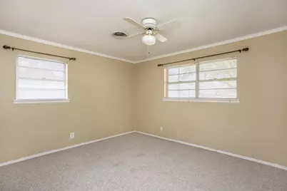 2005 Maplewood Drive, Gainesville, TX 76240 - Photo 7