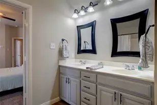 751 N Sherman Ave, Van Alstyne, TX 75495 - Photo 13