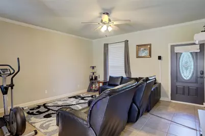 751 N Sherman Avenue, Van Alstyne, TX 75495 - Photo 3