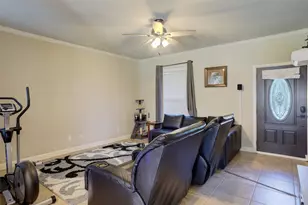 751 N Sherman Ave, Van Alstyne, TX 75495 - Photo 3