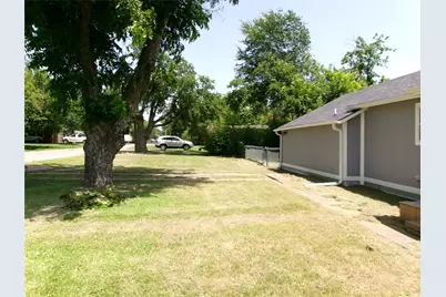 419 W Evans Avenue, Bonham, TX 75418 - Photo 3