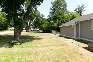 419 W Evans Ave, Bonham, TX 75418 - Photo 3