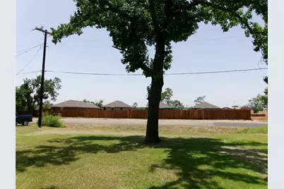 419 W Evans Avenue, Bonham, TX 75418 - Photo 5